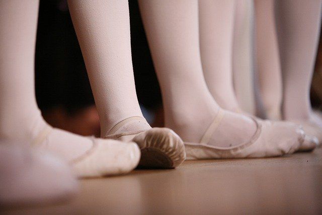 ballet pies preparados de ballet para prevenir la fascitis plantar